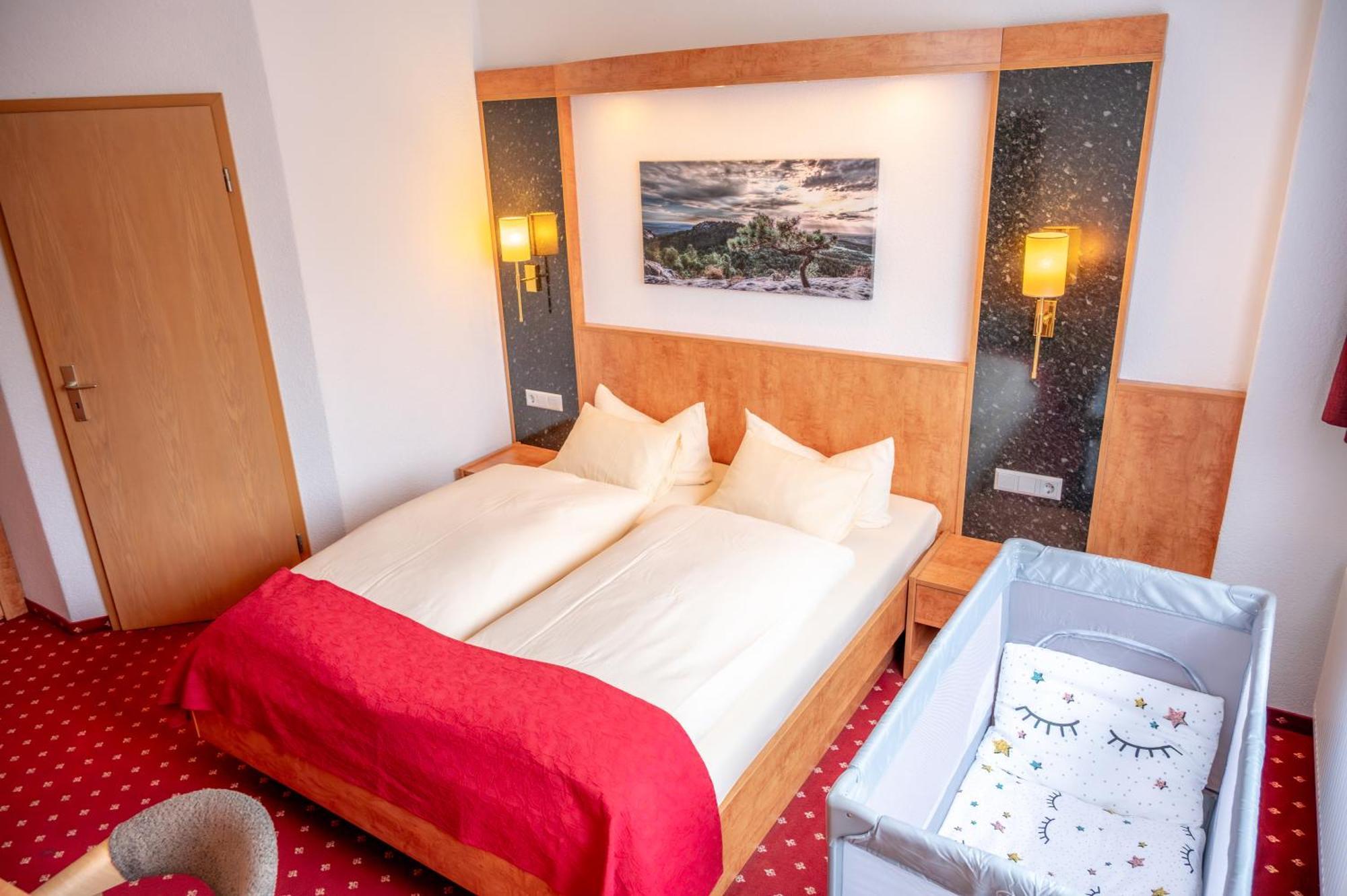 Aara Hotel Радеберг Екстер'єр фото